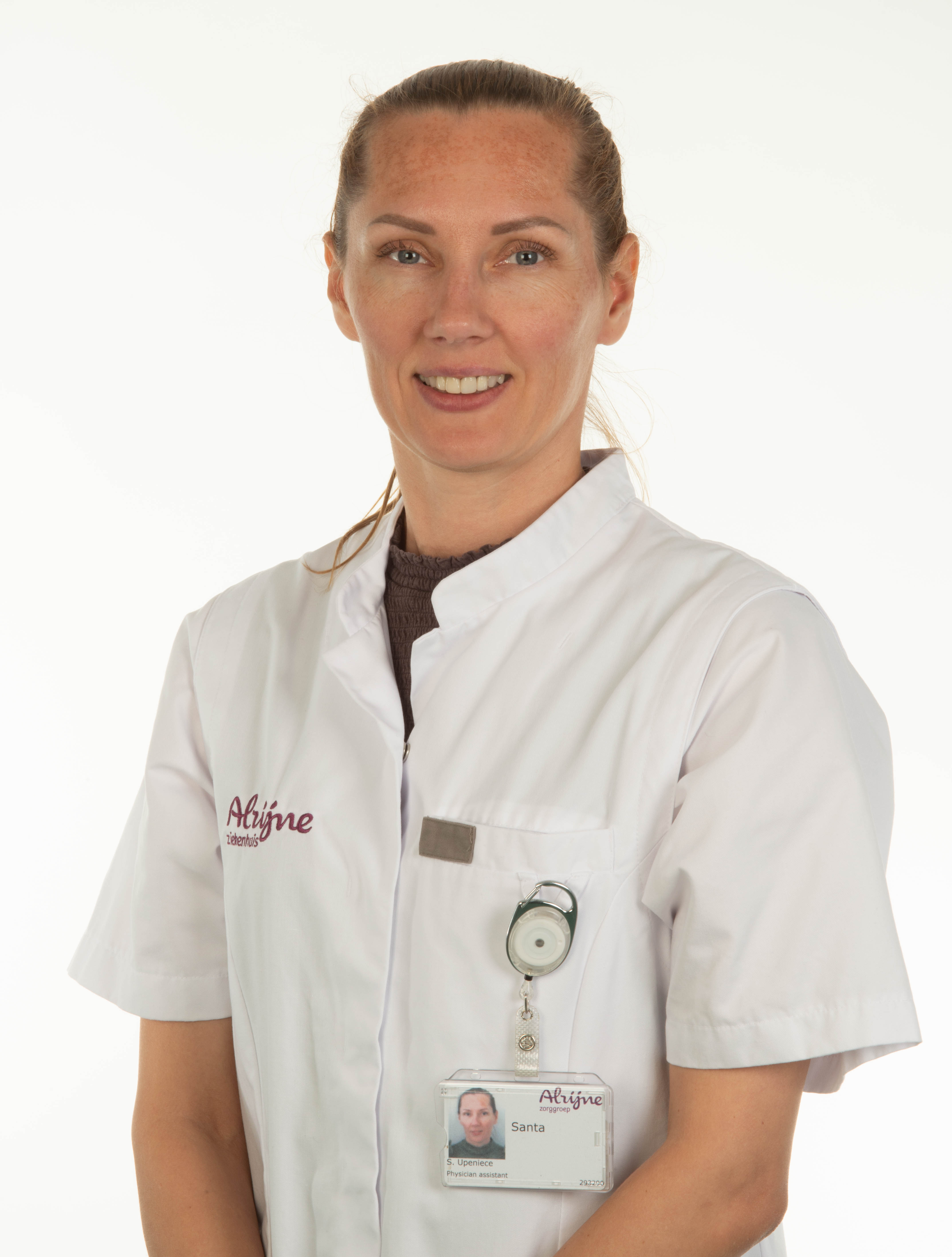 Santa Upeniece (1 Van 1) (1)