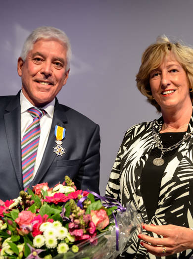 Ron Treffers en burgemeester Laila Driessen foto door Mike Bink.jpg