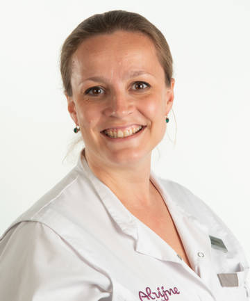 J.H.C. ( Juliet )Schuering (4 Van 4)